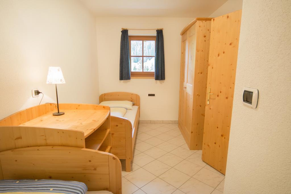 Vila Baerntalerhof Falzes Pokoj fotografie