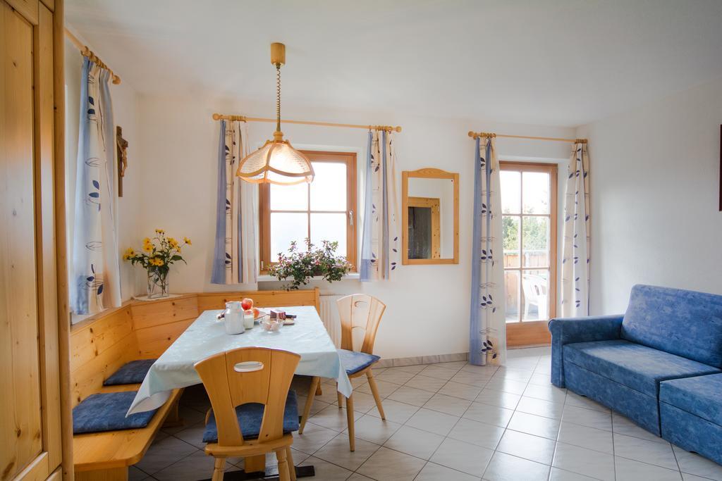 Vila Baerntalerhof Falzes Pokoj fotografie