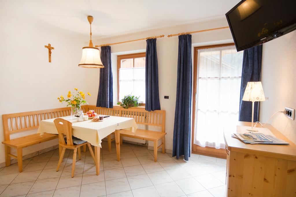 Vila Baerntalerhof Falzes Pokoj fotografie